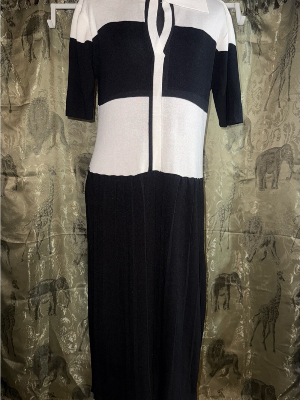 Black and White Colorblock Midi Dress with V-Neck - Picture 1 of 4